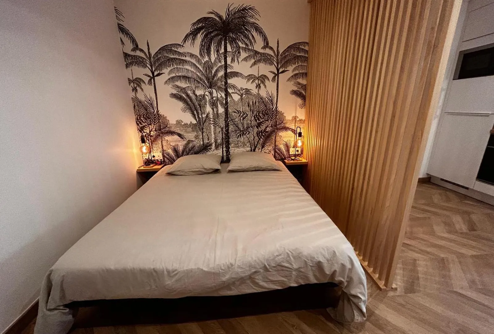 Apartment Studio Moderne Climatise Avec Coin Nuit, Proche Mer Et Hauts De Cagnes