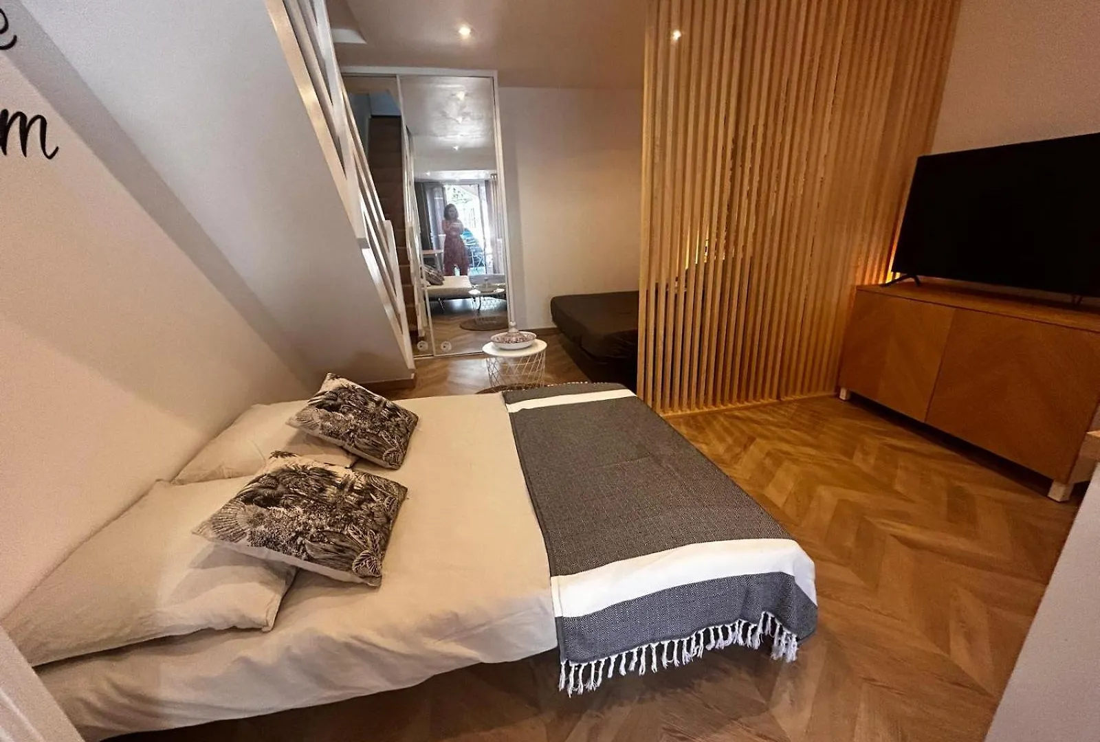 Studio Moderne Climatise Avec Coin Nuit, Proche Mer Et Hauts De Cagnes