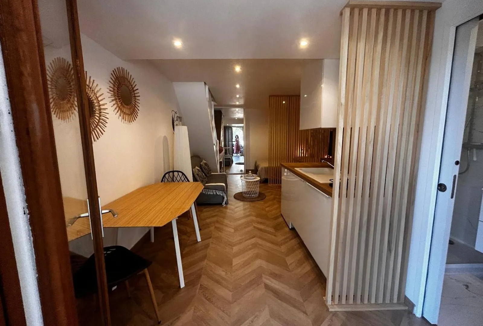 Studio Moderne Climatise Avec Coin Nuit, Proche Mer Et Hauts De Cagnes Apartment