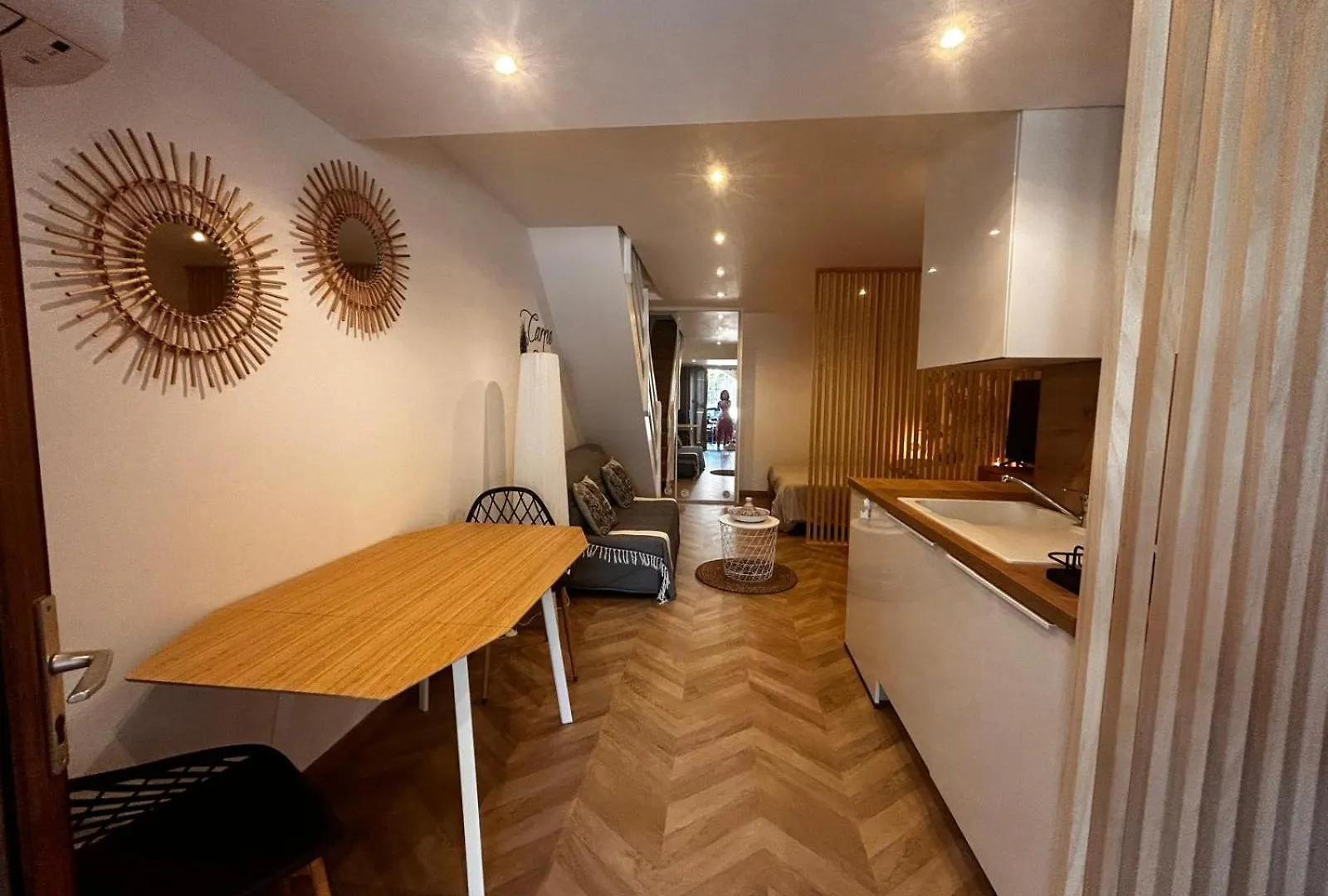 Studio Moderne Climatise Avec Coin Nuit, Proche Mer Et Hauts De Cagnes